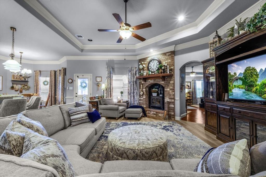 535 Christenberry Road Springtown, TX 76082 - Photo 8 of 39