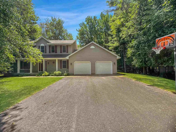 $399,900 | 421 Eklund Street, Peshtigo, WI 54157