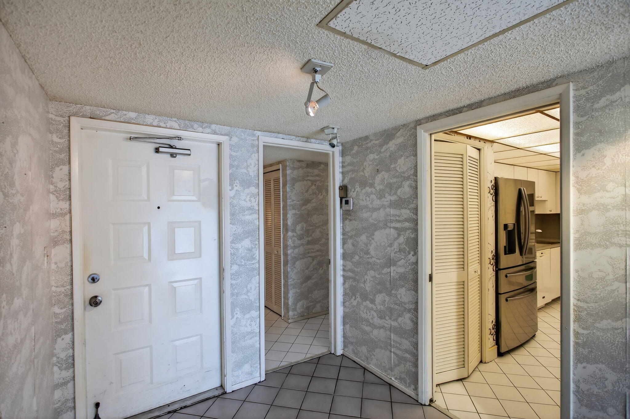 555 Oaks Lane, Unit 207 Pompano Beach, FL 33069 - Photo 15 of 63 2-web-or-mls-555 -9215