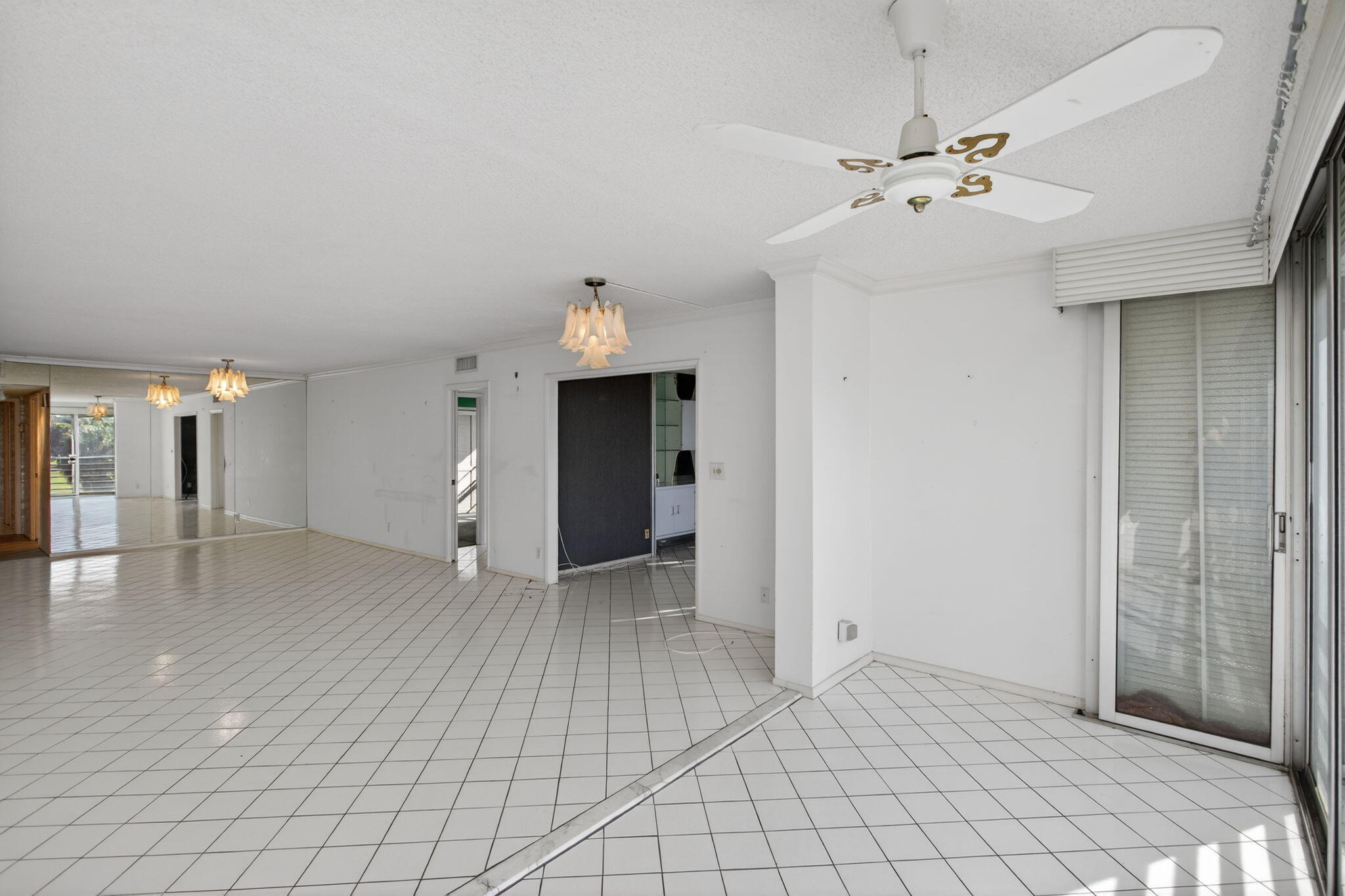 555 Oaks Lane, Unit 207 Pompano Beach, FL 33069 - Photo 32 of 63 20-web-or-mls-555 -9311