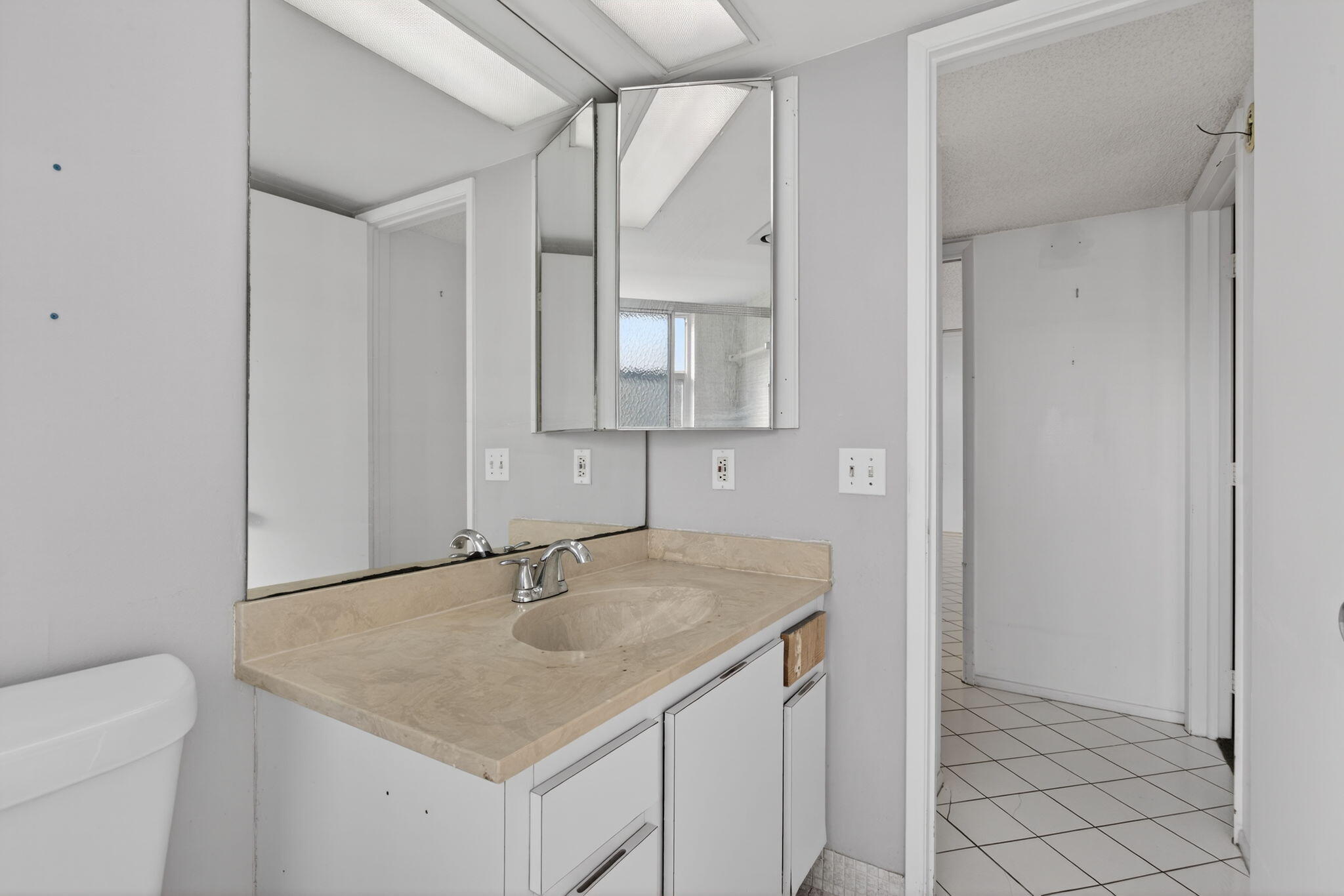 555 Oaks Lane, Unit 207 Pompano Beach, FL 33069 - Photo 37 of 63 30-web-or-mls-555 -9366