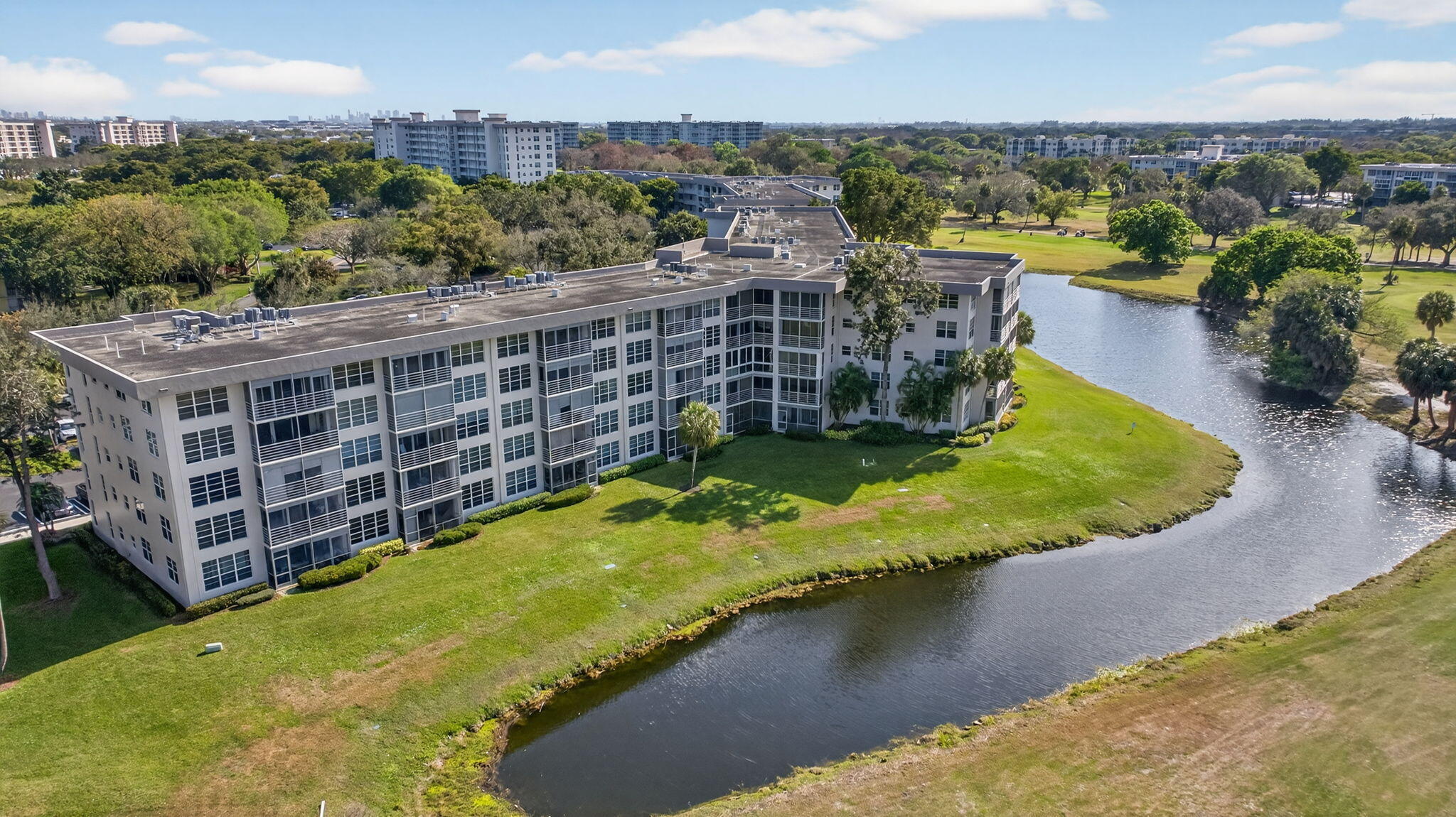 555 Oaks Lane, Unit 207 Pompano Beach, FL 33069 - Photo 51 of 63 44-web-or-mls-555 --5