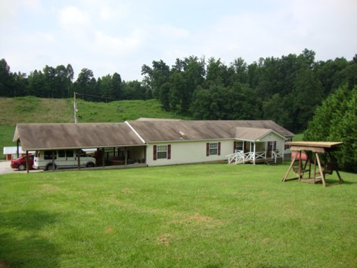 2095 Snodgrass Road New Tazewell, TN 37825 - Photo 1 of 13 Primary Photo