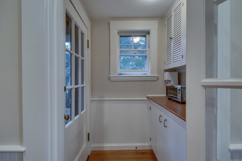 60 Hillcrest Road Reading, MA 01867 - Photo 7 of 30 Gallery Image 7