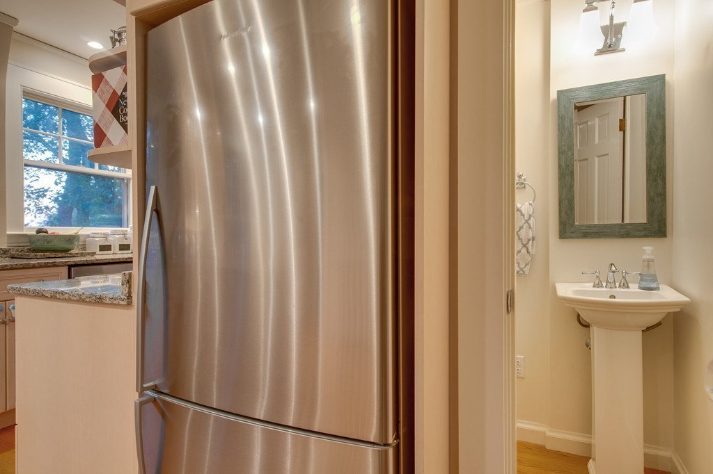 60 Hillcrest Road Reading, MA 01867 - Photo 8 of 30 Gallery Image 8