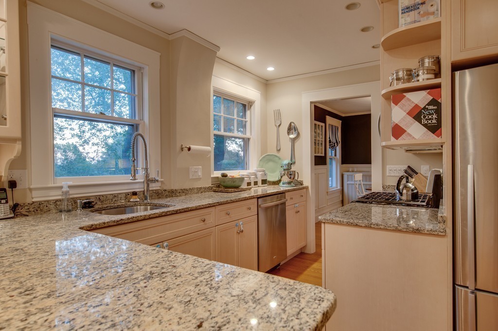 60 Hillcrest Road Reading, MA 01867 - Photo 9 of 30 Gallery Image 9