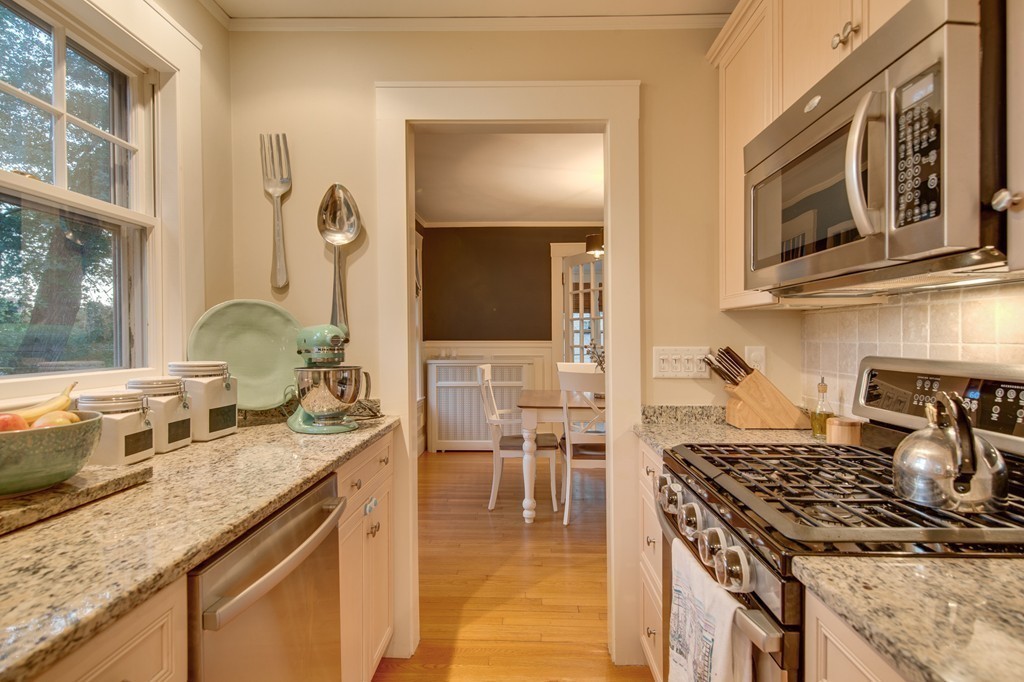 60 Hillcrest Road Reading, MA 01867 - Photo 10 of 30 Gallery Image 10