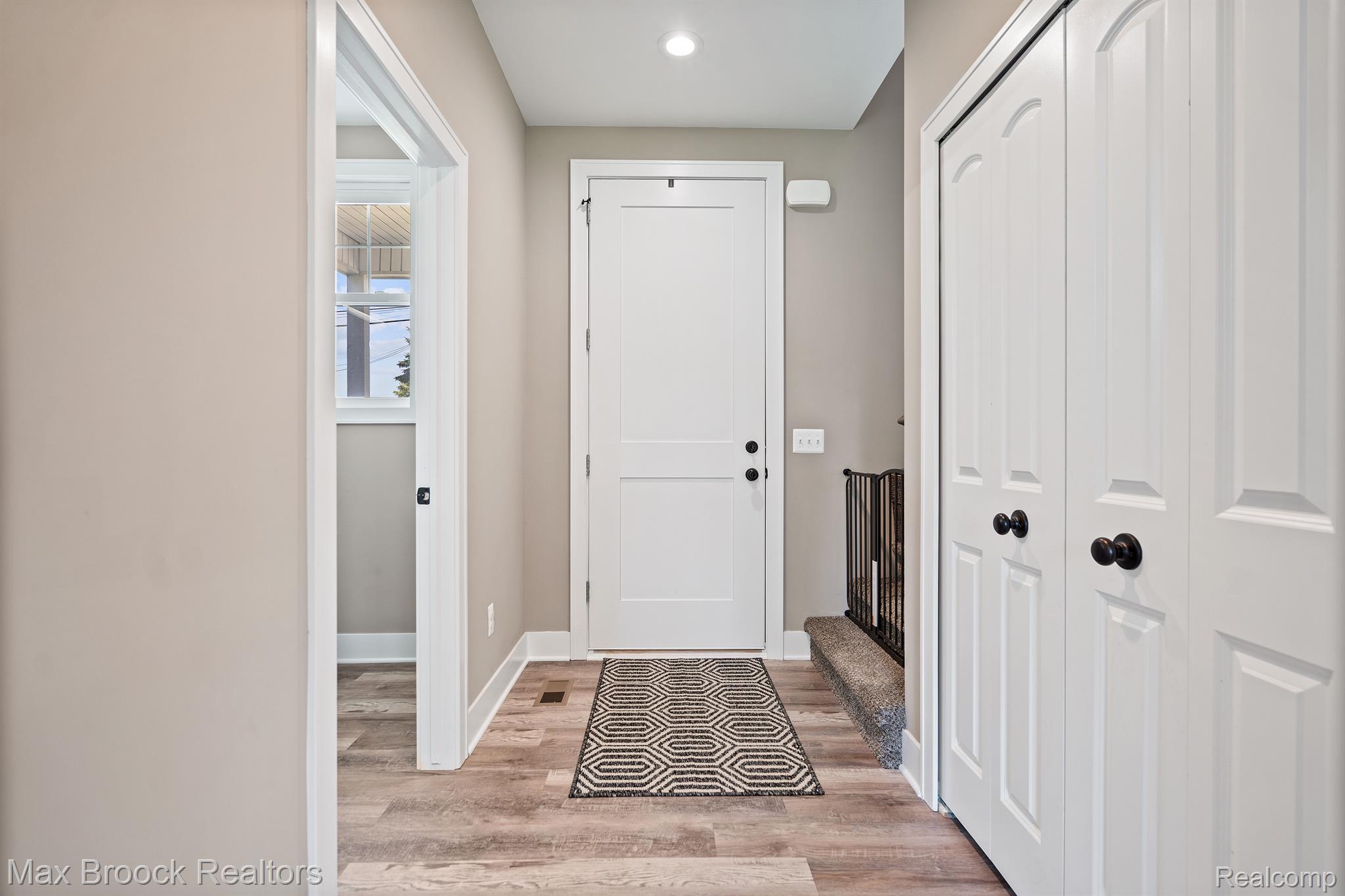217 Clinton Street Romeo, MI 48065 - Photo 5 of 34 Gallery Image 5