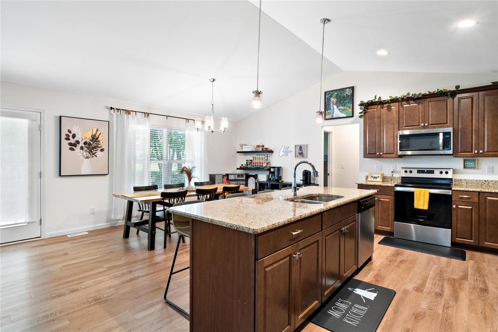 3546 Chippewa Drive Belleville, IL 62221 - Photo 4 of 18