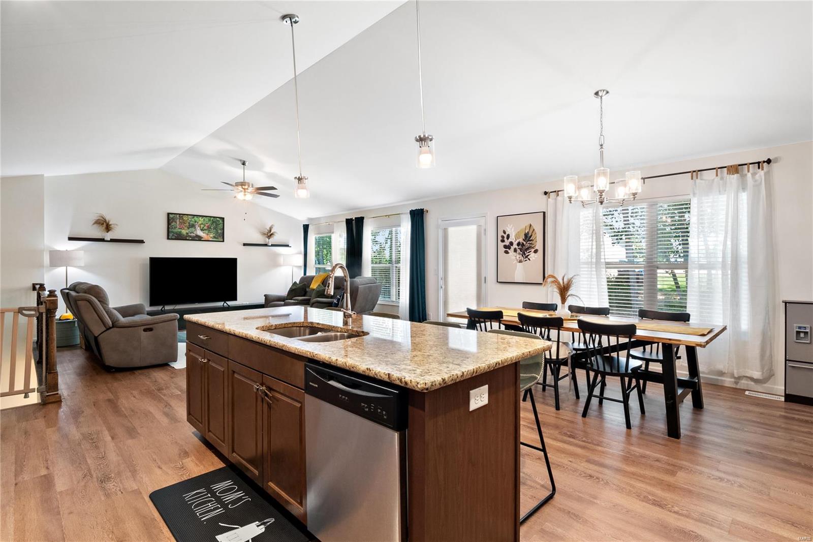 3546 Chippewa Drive Belleville, IL 62221 - Photo 5 of 18