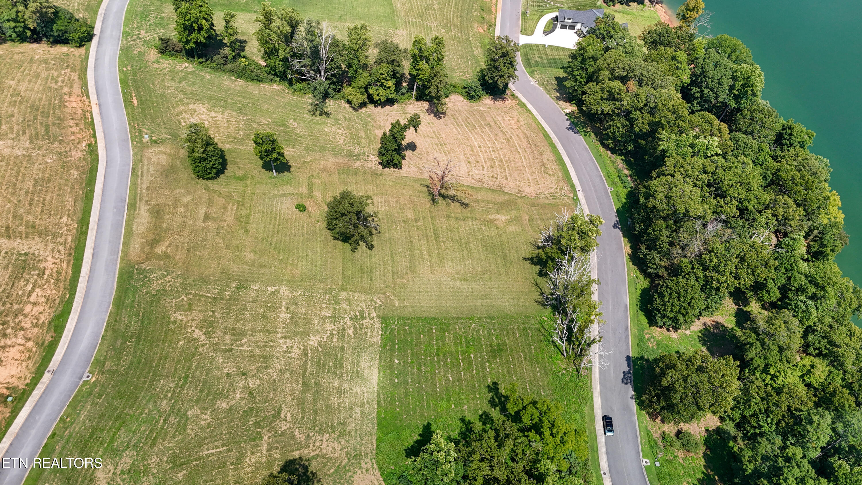 2105 Edgewater Sound Morristown, TN 37814 - Photo 7 of 23 dji_fly_20250820_141722_0068_17557222919