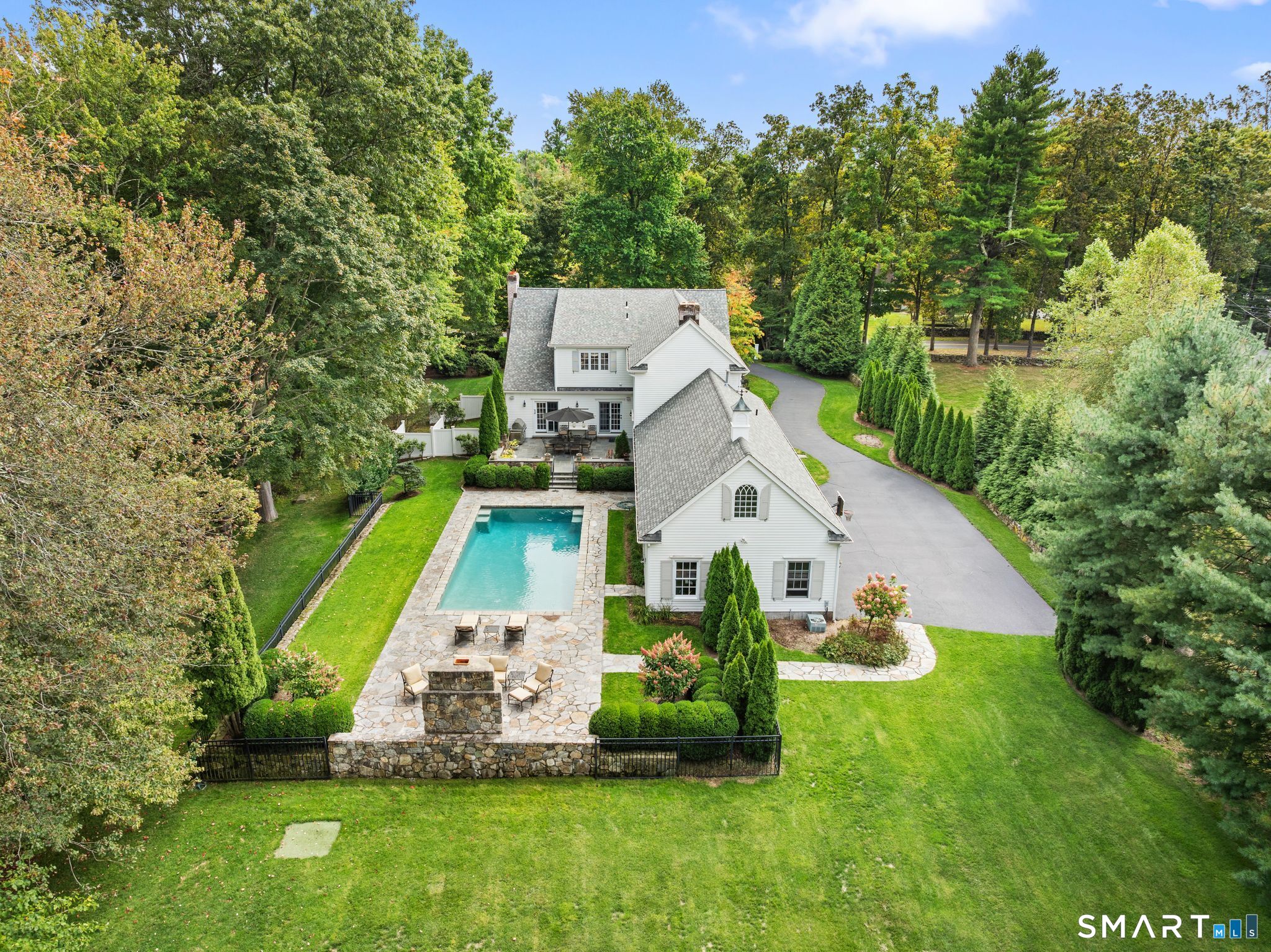 1380 Old Academy Road Fairfield, CT 06824 - Photo 3 of 39