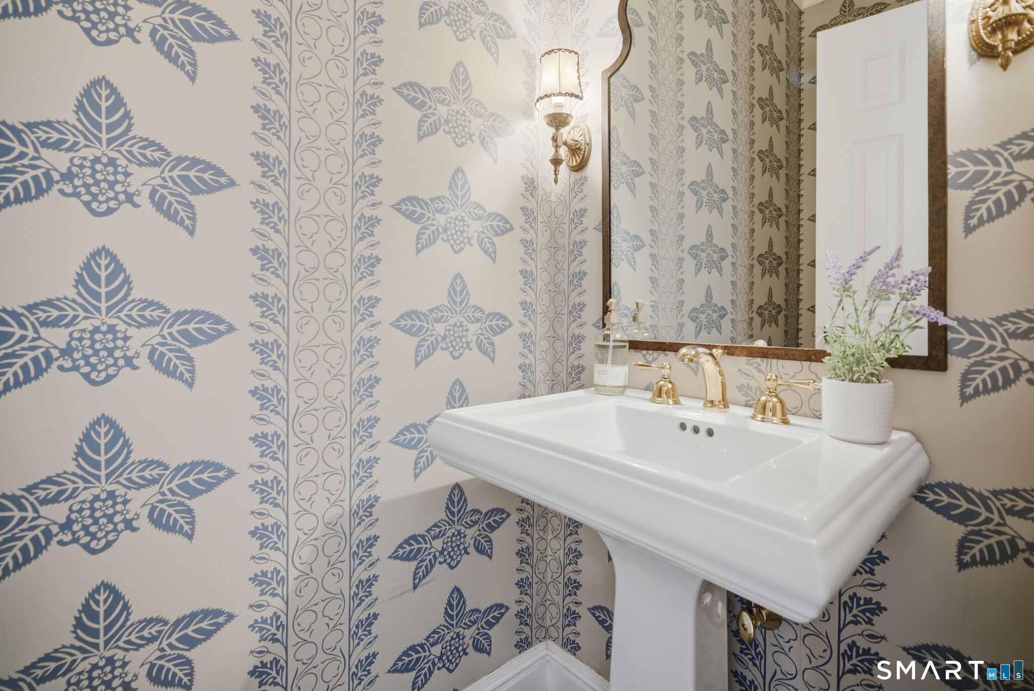 1380 Old Academy Road Fairfield, CT 06824 - Photo 7 of 39