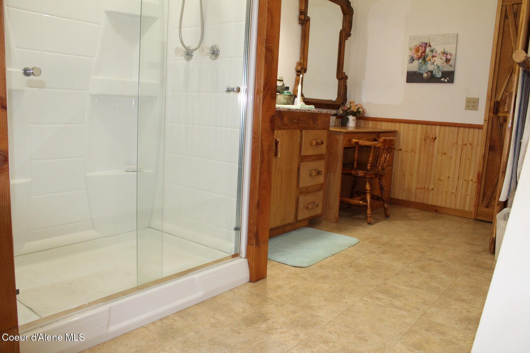 788 Gold Cup Mountain Road Laclede, ID 83841 - Photo 48 of 64 Upstairs Bath