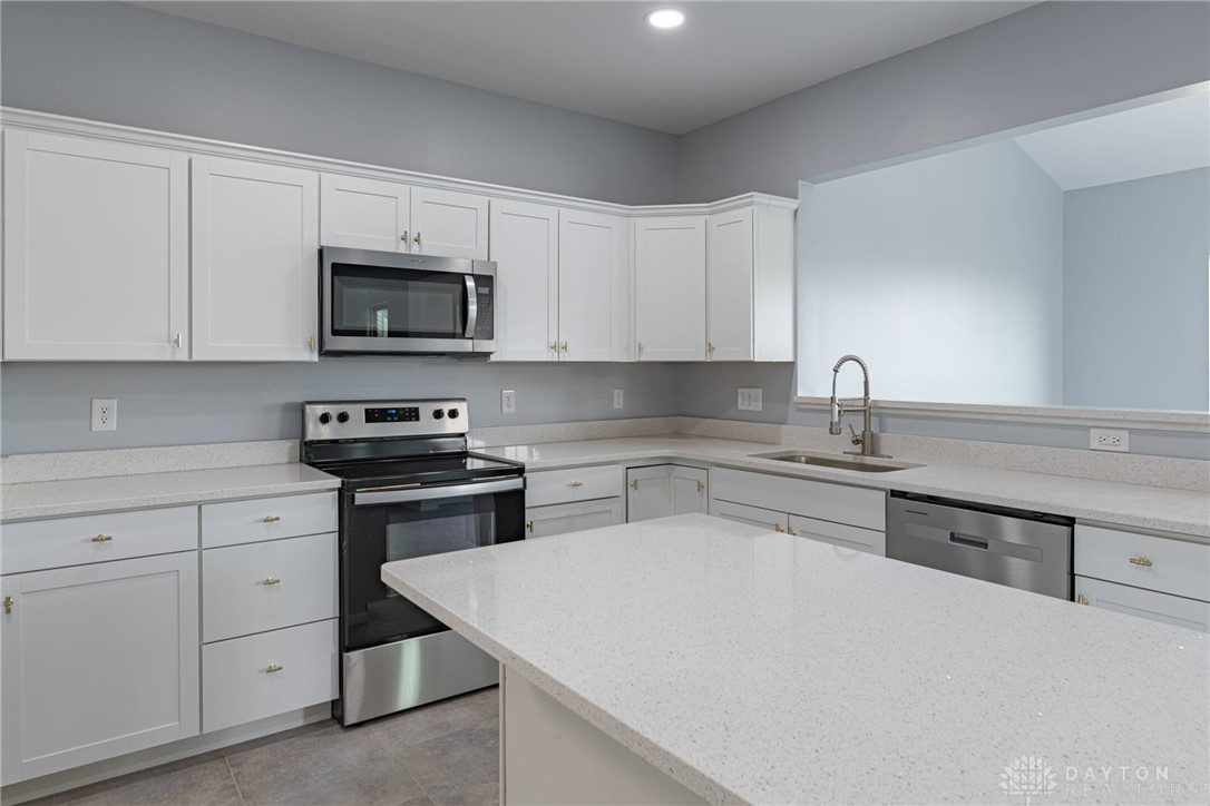 2818 Ridge View Court Xenia, OH 45385 - Photo 8 of 53