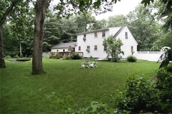 24 Magnolia Road Sudbury, MA 01776 - Photo 2 of 22