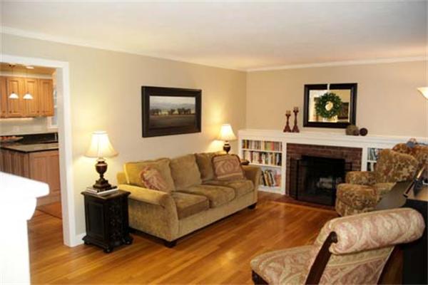 24 Magnolia Road Sudbury, MA 01776 - Photo 3 of 22