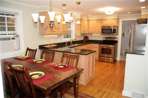 24 Magnolia Road Sudbury, MA 01776 - Photo 4 of 22