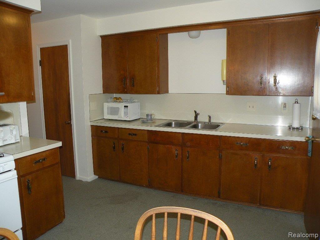47257 Curtis Road Northville, MI 48168 - Photo 17 of 20 Curtis - Kitchen 1 view 2