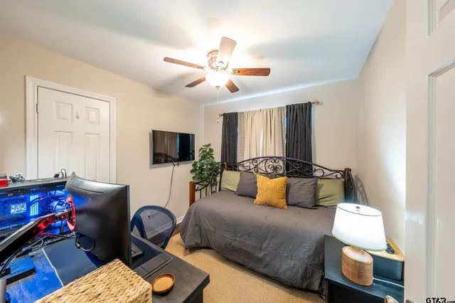 $220,000 | 6962 La Hacienda Drive, Flint, TX 75762