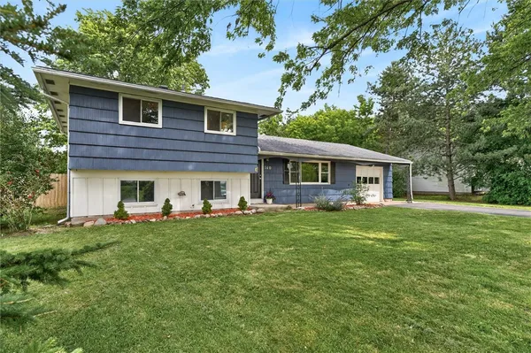 $249,900 | 140 Summer Sky Drive, Henrietta, NY 14623