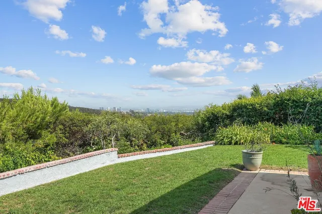 $8,000 | 1312 Duende Lane, Pacific Palisades, CA 90272