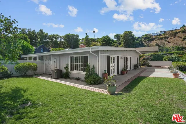 $8,000 | 1312 Duende Lane, Pacific Palisades, CA 90272