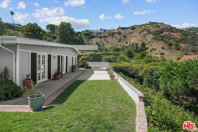 $8,000 | 1312 Duende Lane, Pacific Palisades, CA 90272