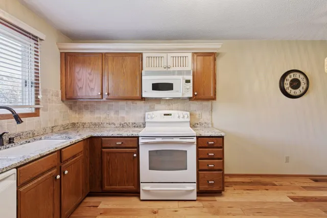 $265,000 | 2556 Concord Way, Mendota Heights, MN 55120