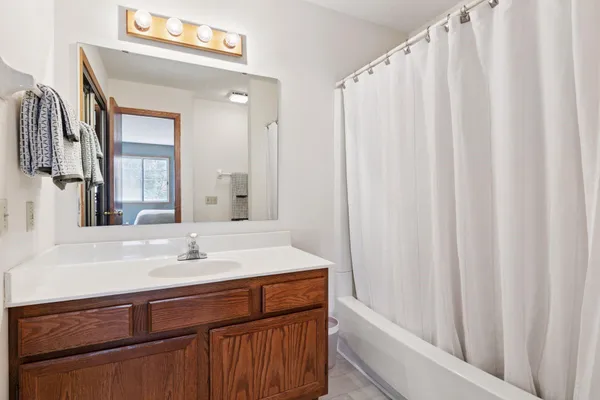 $255,000 | 2556 Concord Way, Mendota Heights, MN 55120