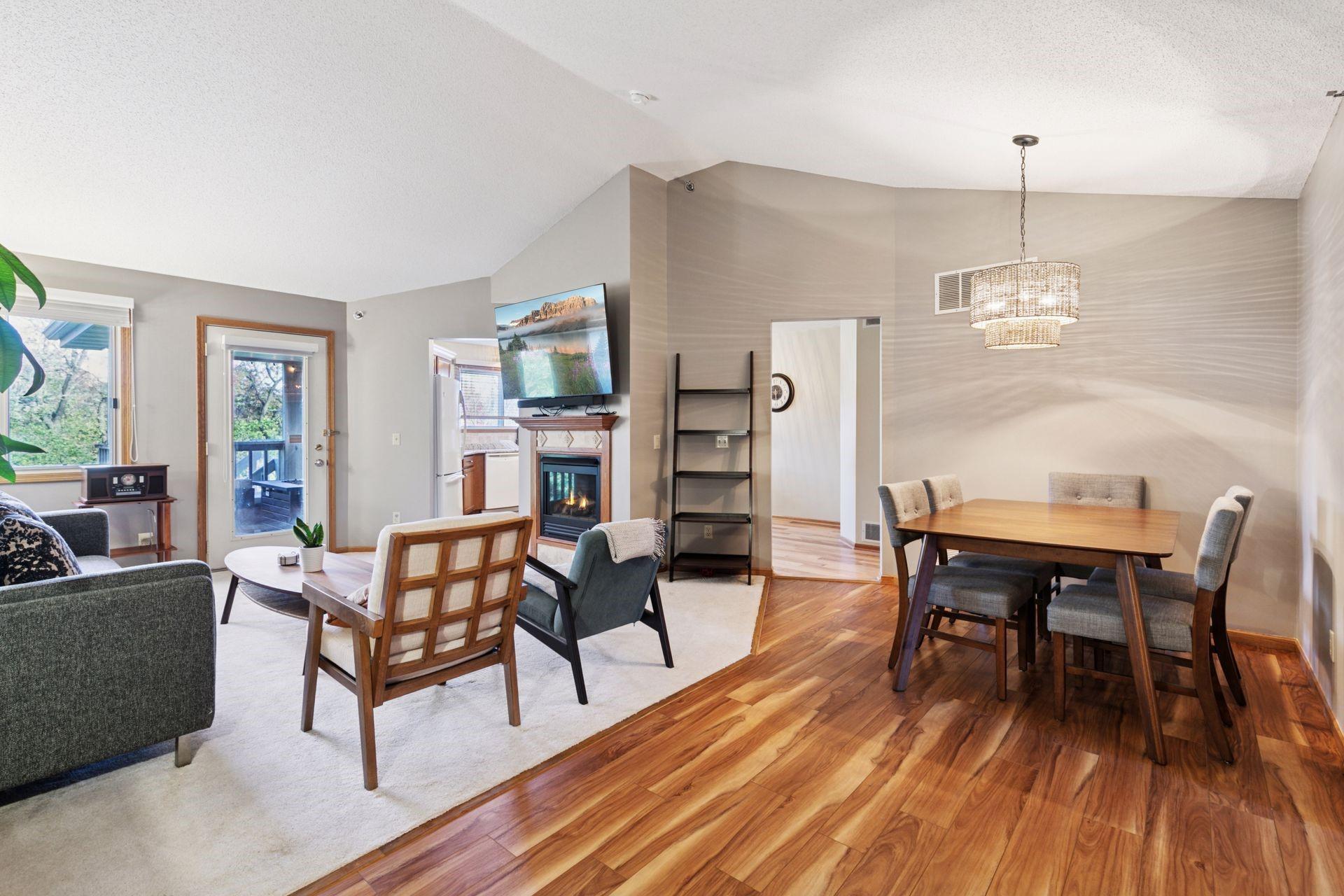 2556 Concord Way Mendota Heights, MN 55120 - Photo 2 of 23