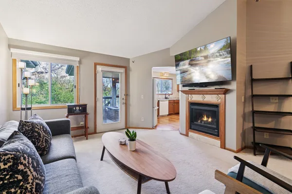 $255,000 | 2556 Concord Way, Mendota Heights, MN 55120
