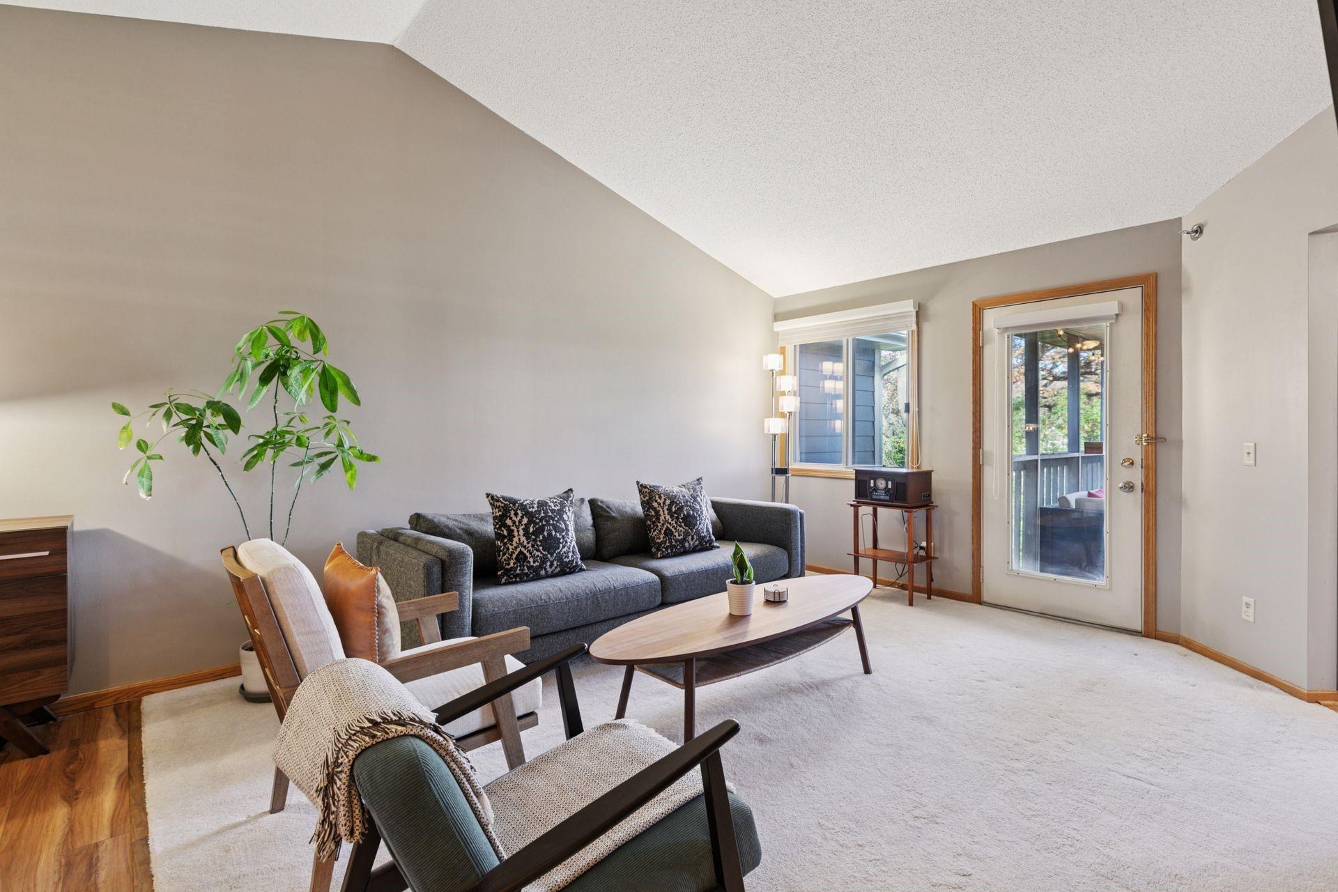 2556 Concord Way Mendota Heights, MN 55120 - Photo 4 of 23