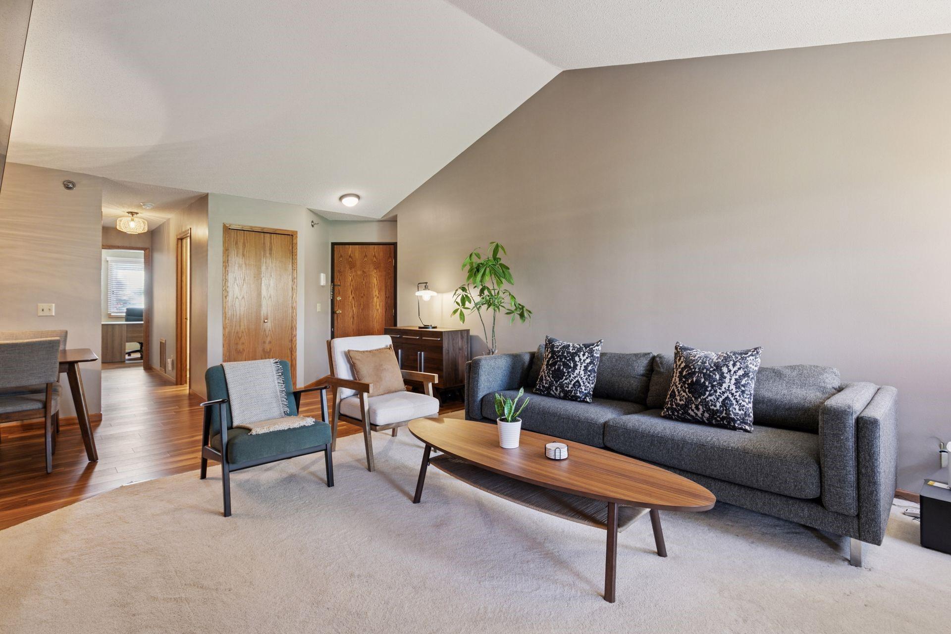 2556 Concord Way Mendota Heights, MN 55120 - Photo 5 of 23