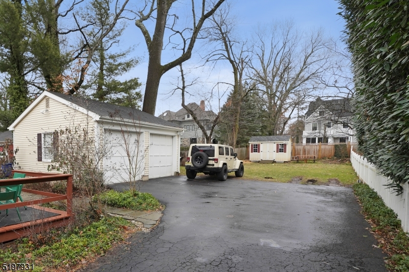 25 Ruthven Place Summit, NJ 07901 - Photo 15 of 17