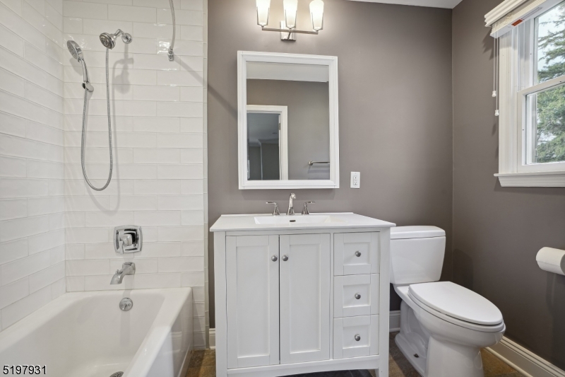 25 Ruthven Place Summit, NJ 07901 - Photo 9 of 17