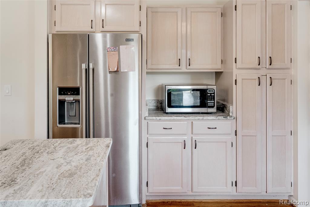 39719 Squire Road Novi, MI 48375 - Photo 17 of 51