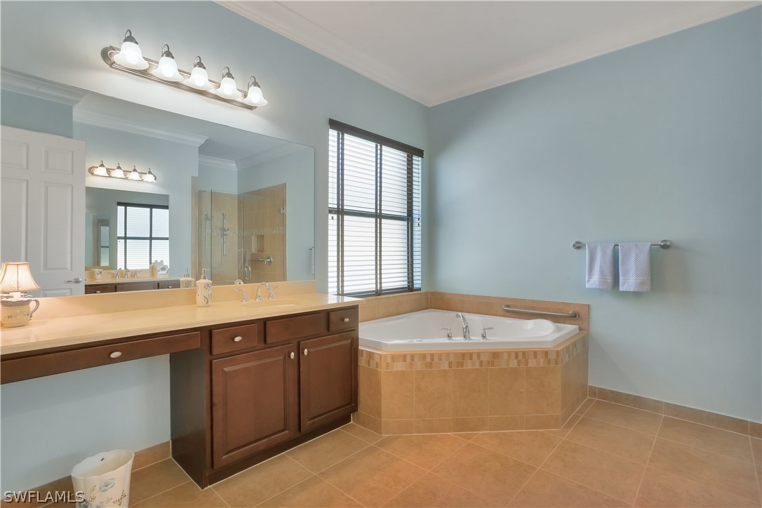 3208 Atlantic Circle Naples, FL 34119 - Photo 11 of 31