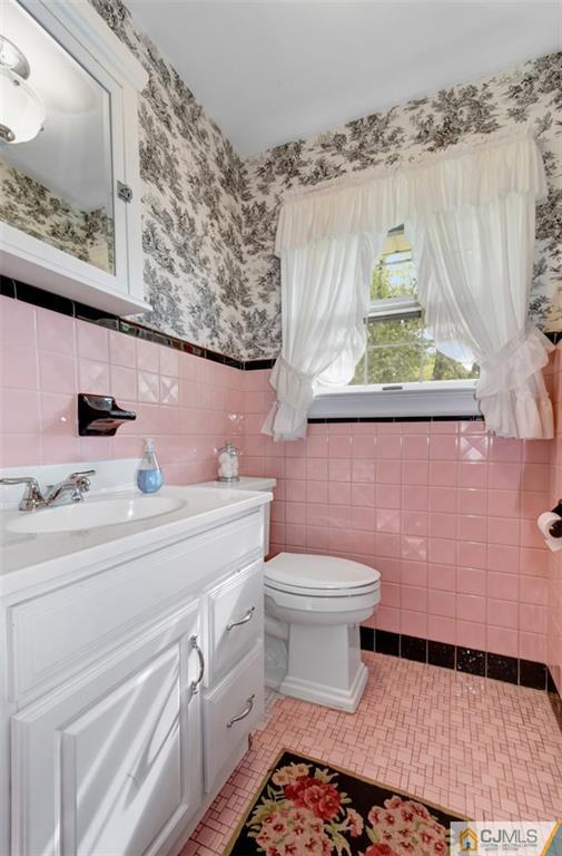 223 Greenbrook Road Green Brook, NJ 08812 - Photo 14 of 18 Gallery Image 14