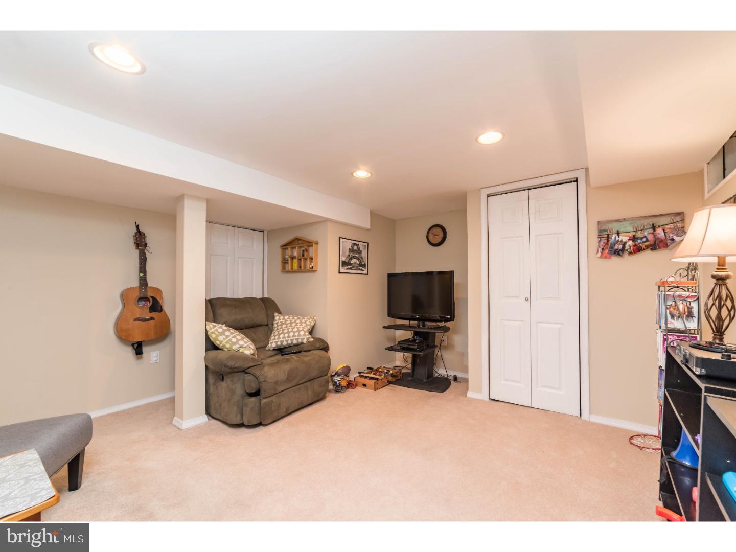 407 Parkside Avenue Reading, PA 19607 - Photo 17 of 24 Family Room