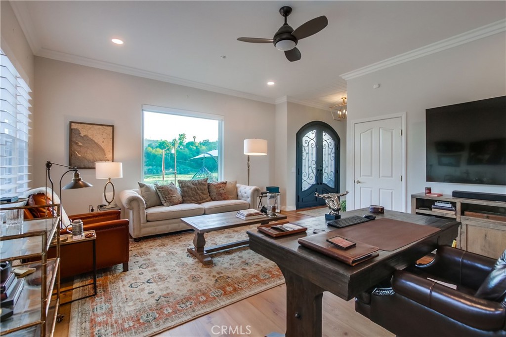 2424 Gird Road Fallbrook, CA 92028 - Photo 36 of 75 OFFICE/DEN OFF ENTRY