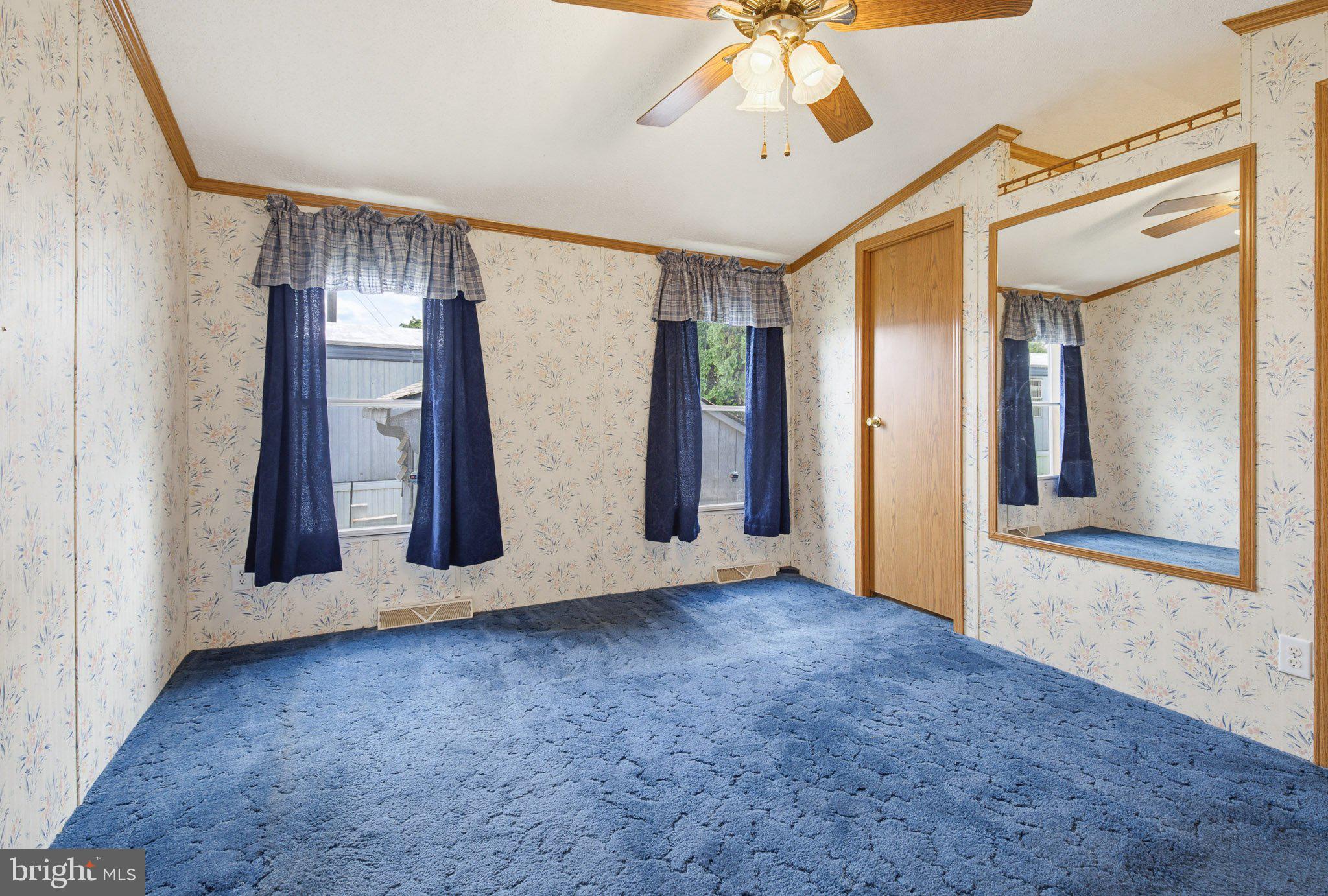 475 Wabash Road Ephrata, PA 17522 - Photo 21 of 33 Cozy room with charming details.