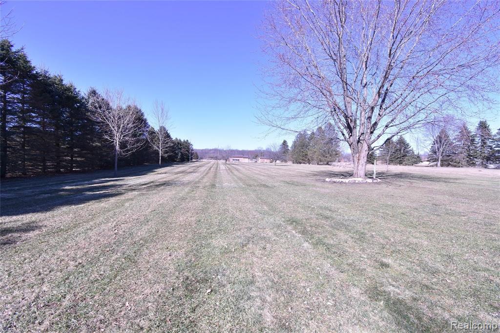 2872 Patterson Lake Road Pinckney, MI 48169 - Photo 19 of 33
