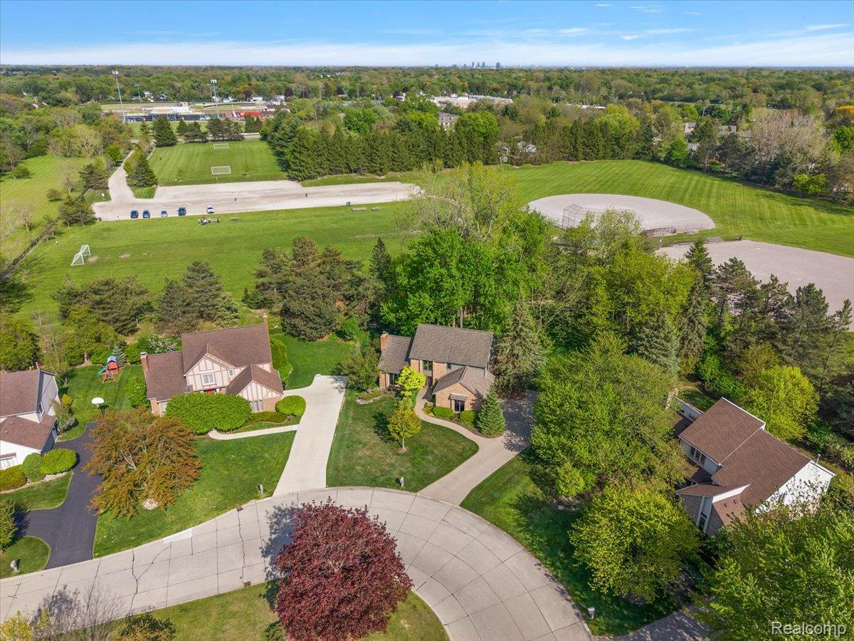 33891 York Ridge Street Farmington, MI 48331 - Photo 19 of 78 23-33891 York Ridge-23.jpg