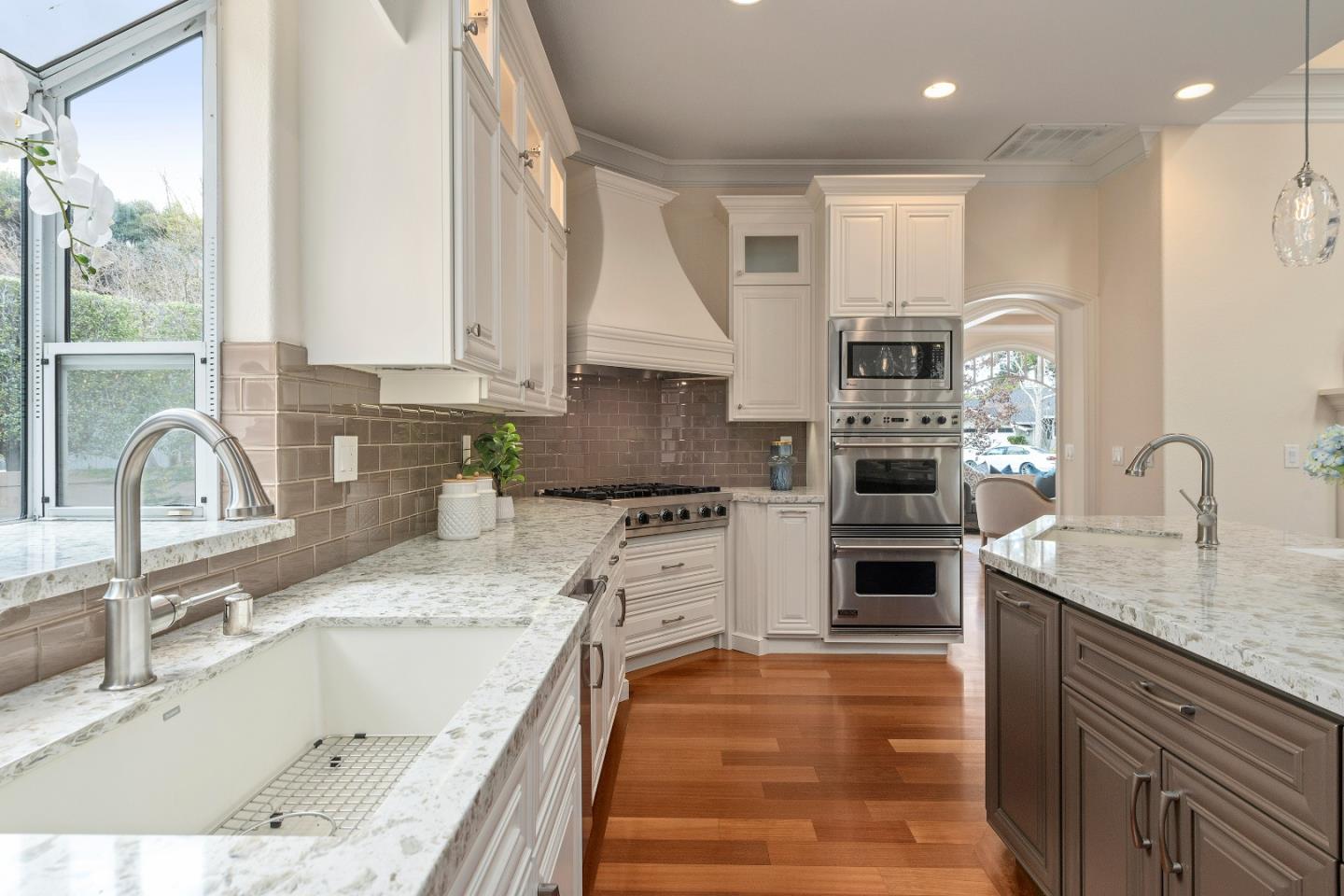 1045 Atkinson Lane Menlo Park, CA 94025 - Photo 13 of 39