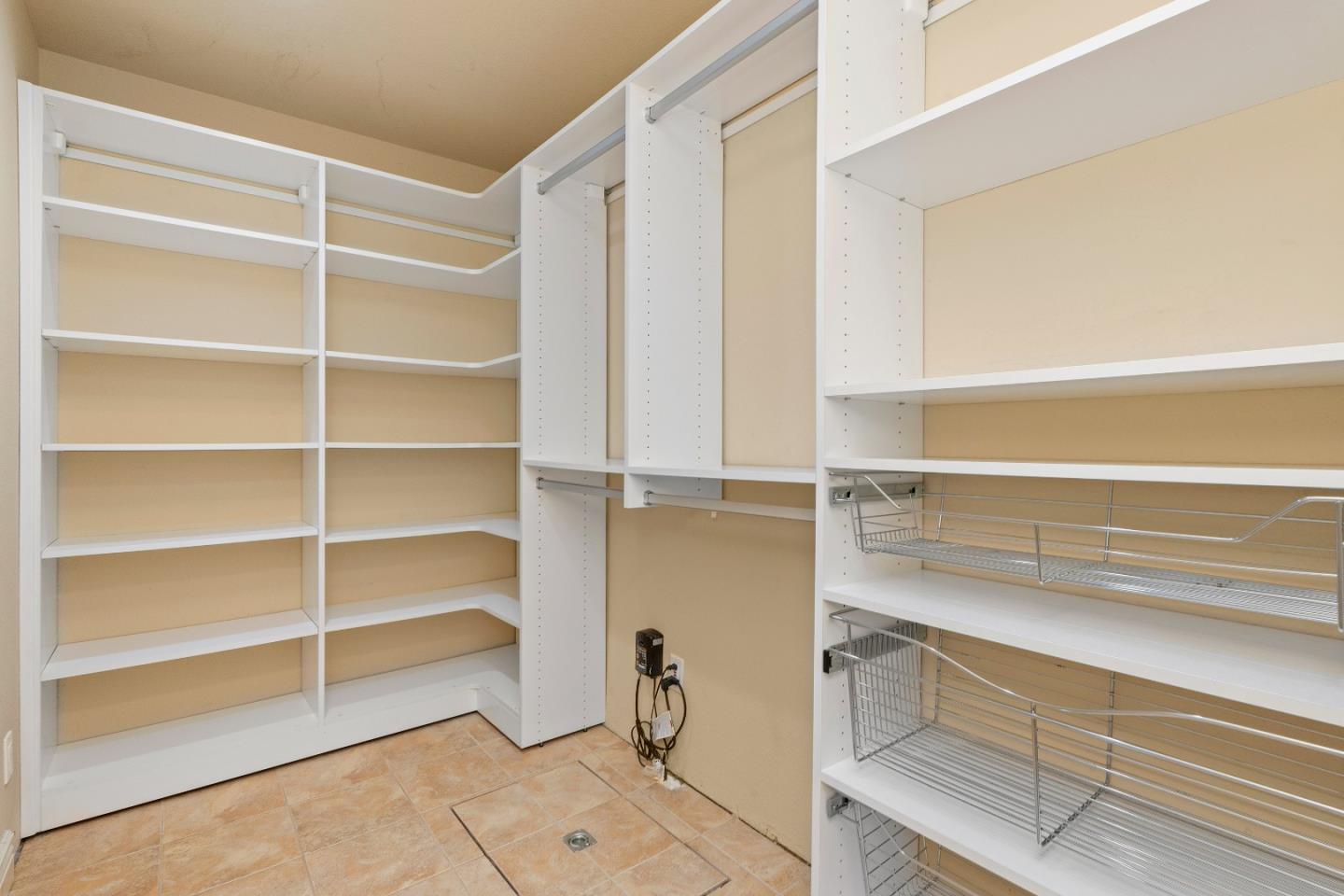 1045 Atkinson Lane Menlo Park, CA 94025 - Photo 34 of 39