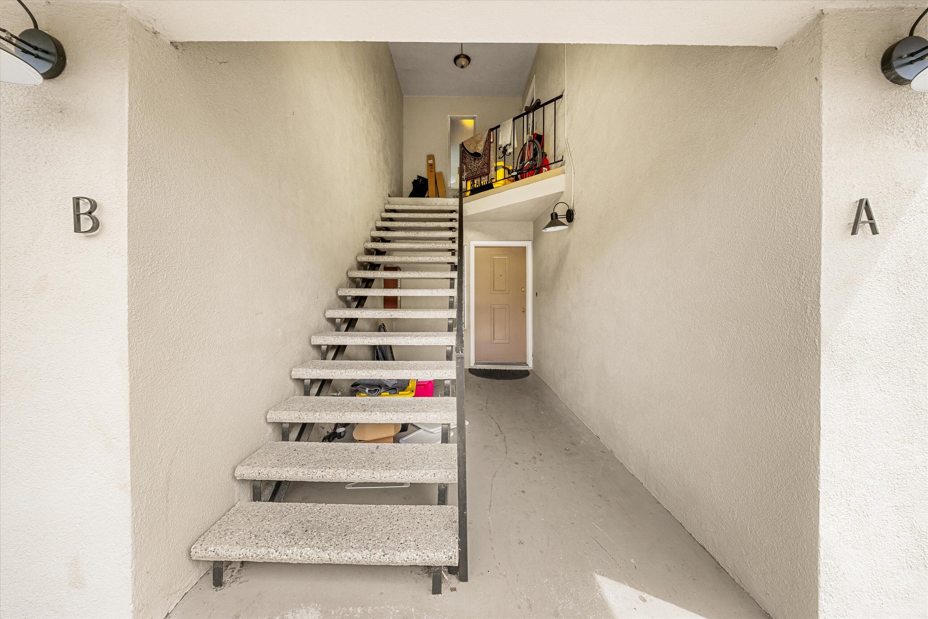 6724 Pasado Road Goleta, CA 93117 - Photo 5 of 24 a view of entryway and hall