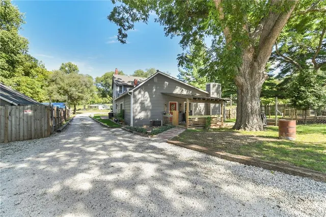 $950,000 | 16425 Fort Riley Road, Leavenworth, KS 66048