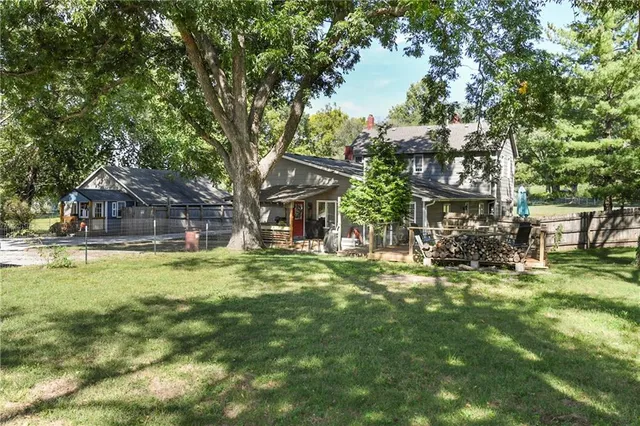 $950,000 | 16425 Fort Riley Road, Leavenworth, KS 66048