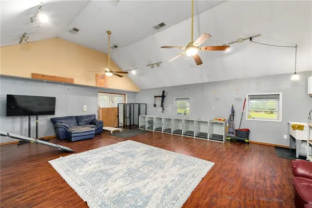 $950,000 | 16425 Fort Riley Road, Leavenworth, KS 66048